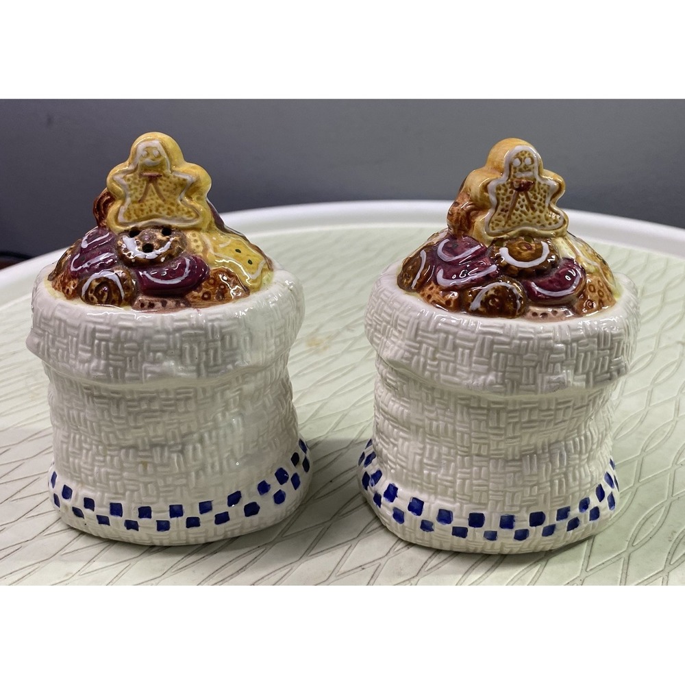 VTG 1996 Burlap Bag Gingerbread CERAMIC JAY IMPORT CO. Salt&Pepper Shaker 4x3x2"